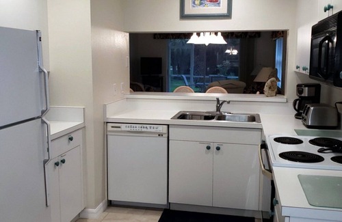 Palmer Ranch Condo | 2BR/2BA 1st Floor Condo in Stoneybrook Golf & Country Club