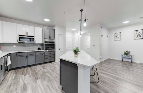 Red River Cultural District Apartment | 2BR/2BA Apt in DT Heart of ATX