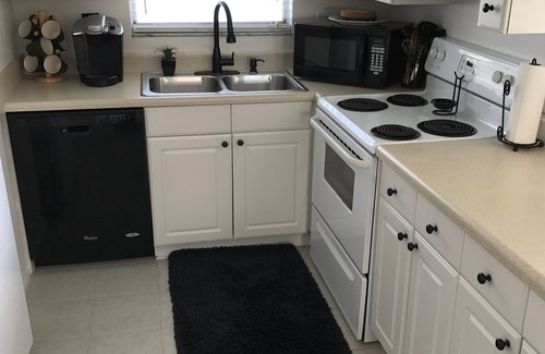 Bradenton Beach House | 2BR/2BA Bayfront Retreat! Watch Sunrise Over Water with Bay Views & Free WIFI