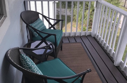 Bradenton Beach House | 2BR/2BA Bayfront Retreat! Watch Sunrise Over Water with Bay Views & Free WIFI