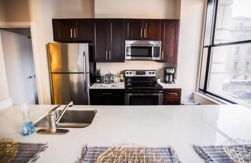 Downtown Baltimore Apartment | 2BR/2BA Brand New Executive Luxury Suite w/ Gym by ENVITAE