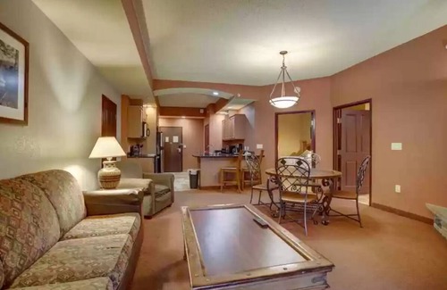 Wisconsin Dells House | 2BR/2BA Chula Vista Condo w/FREE Water Park Passes
