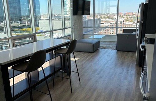 Baltimore Apartment | 2BR/2BA Highrise Luxury Apt With Private Balcony