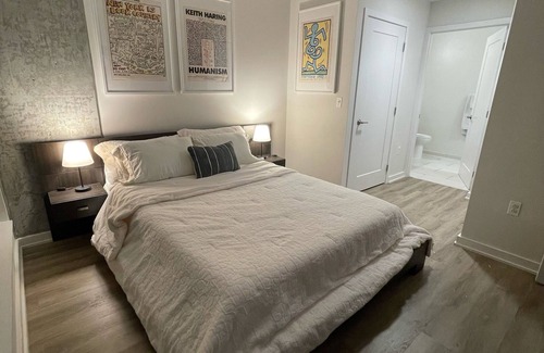 Baltimore Apartment | 2BR/2BA Highrise Luxury Apt With Private Balcony