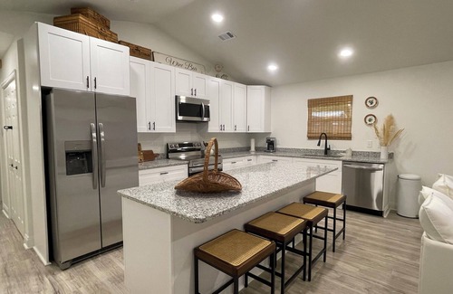 Downtown House | 2BR/2BA in Historic Downtown near Palafox