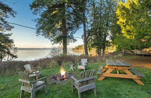 Eastsound Cabin | 2BR 2BA Ocean View Cabin - 1 min walk to world class beach!