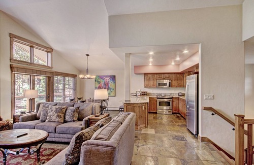 Breckenridge Condo | 2br 2ba Winter Walk To Historic Downtown + Gondola 2 Bedroom Townhouse by RedAwning