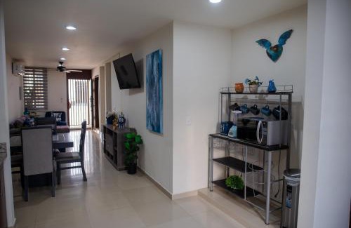 Ferrocarrilera Apartment | 2BR-3BA Condo Block from Beach w Rooftop Jacuzzi