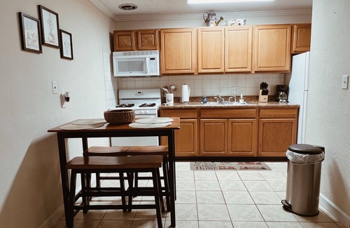 Gainesville Apartment | 2BR Across UF/Shands – Walk to Campus & Hospitals!