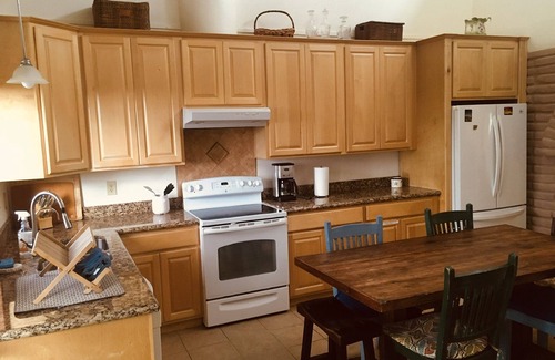 El Paso Apartment | 2BR Adobe Suite/Desert Oasis/Mtn views/Hueco Tanks