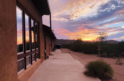 El Paso Apartment | 2BR Adobe Suite/Desert Oasis/Mtn views/Hueco Tanks