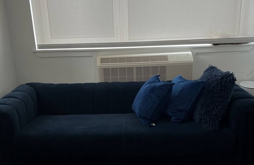 Queens Apartment | 2br apartment 15 min from nyc close to public transportation