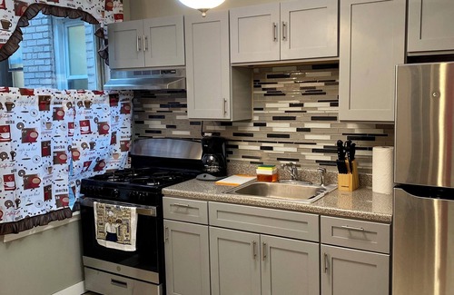 East Flatbush Apartment | 2BR Apt Located in the Heart of Brooklyn, 30 Minutes From Midtown & Pets Allowed