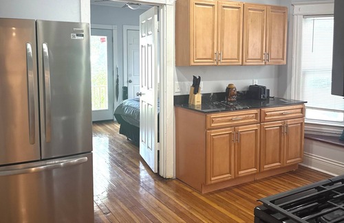 South Wedge Apartment | 2BR Apt near Downtown and in the Park Avenue area with W/D Parking and Porches