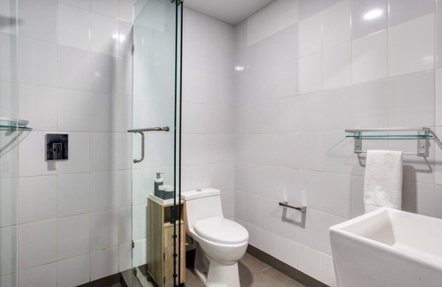 Zona Rio Apartment | 2BR Apt w/a PVT Balcony & A/C: Gym+Lounge+Cinema