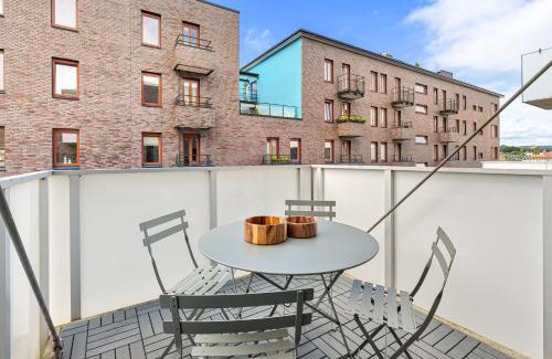 Gamle Oslo Apartment | 2BR Apt w Balcony by Oslo S and Munch