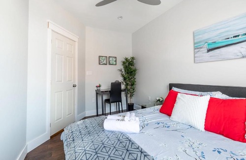 Central Hamilton Apartment | 2BR Apt w King Bed & Netflix -Near Downtown