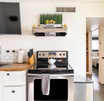 Rincon Heights Apartment | 2BR Apt with BBQ & Parking Spring Fling Stay
