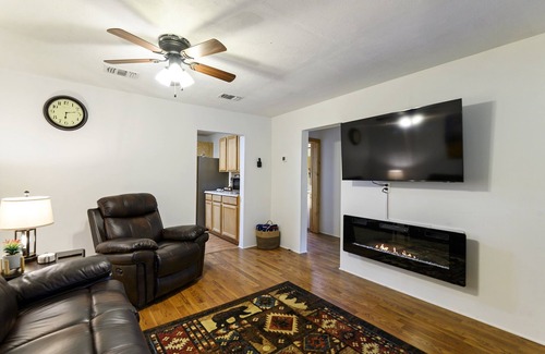 Broken Bow Cabin | 2Br Cabin with hot tub, BBQ, 55" Smart TV, W/D.