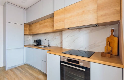 Santa Isabel Apartment | 2BR Campo de Ourique Living