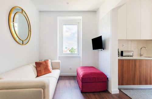 Penha de Franca Apartment | 2BR Cardiff Apartment with Balcony