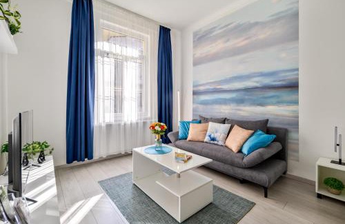 Belso-Ferencvaros Apartment | 2BR Central Oasis Apartment