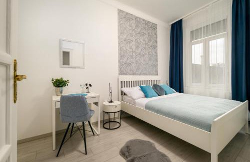 Belso-Ferencvaros Apartment | 2BR Central Oasis Apartment