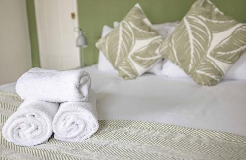 Windsor House | 2BR Character Home Minutes from Windsor, Private Garden