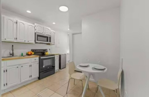 West Philadelphia Apartment | 2BR Comfortable Family Apartment