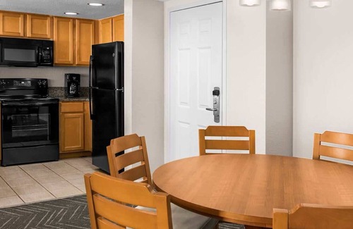 Survey Creek Condo | 2br Condo Family Fun Pompano Beach & Mini Golf!