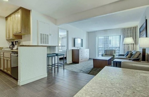 Las Vegas Condo | 2br Condo Las Vegas Fun in the Sun!