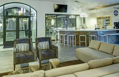 Las Vegas Condo | 2br Condo Las Vegas Fun in the Sun!