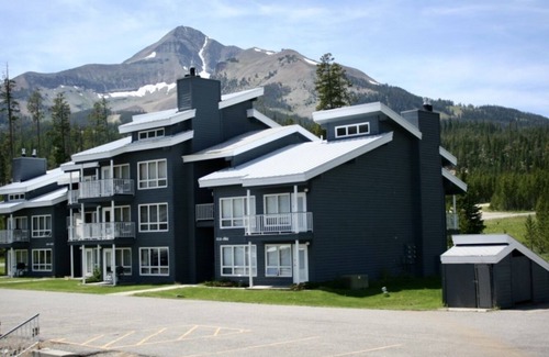 Big Sky Condo | 2BR Condo On shuttle line - minutes to base
