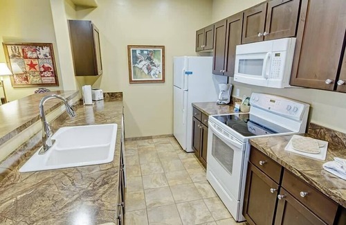 Heber Condo | 2br Condo Saddle Up for Western Outdoor Fun!
