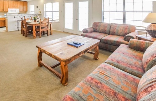 Highland Lake Estates Apartment | 2BR Condo w/Lake Access & Pool
