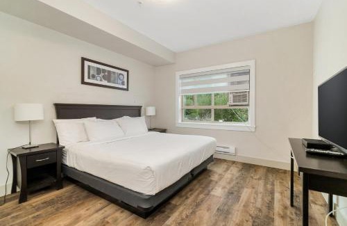 Harrison Hot Springs Apartment | 2BR Condo with Breathtaking Panoramic Views