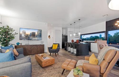 Central East Austin House | 2BR Designer Condo on Trendy East 11th St, Downtown Austin
