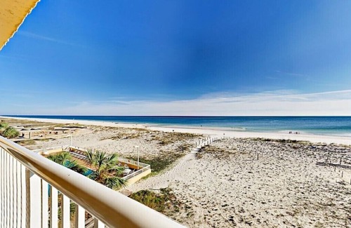 Gulf Shores Condo | 2BR Driftwood Towers, Direct Oceanfront –Completely Remodeled, West Beach Blvd.