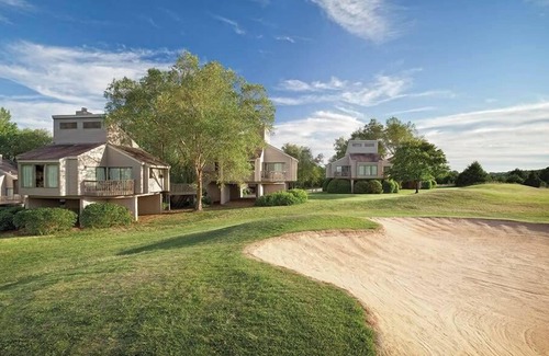 Fairfield Bay Condo | 2br DX Condo Family Fun: Mountains & Lake Escape!