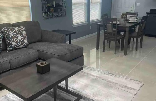 Edinburg Apartment | 2BR Elegant Apartment for 8, Edinburg Texas