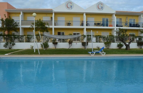 Vale de Parra Apartment | 2BR Encosta São José, Ground floor w/walkout patio to garden & pool, Gale beach