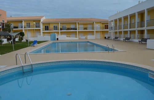 Vale de Parra Apartment | 2BR Encosta São José, Ground floor w/walkout patio to garden & pool, Gale beach