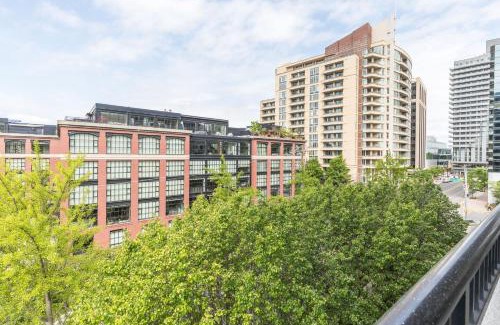 Radnor - Fort Myer Heights Apartment | 2BR Executive Apartment with Spacious Layout