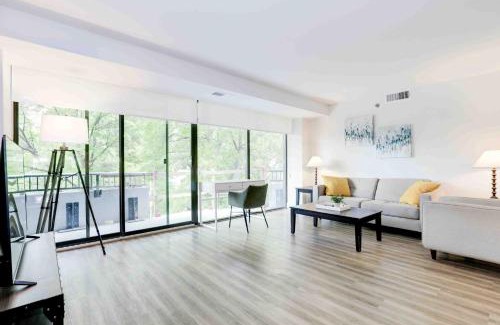 Radnor - Fort Myer Heights Apartment | 2BR Executive Apartment with Spacious Layout
