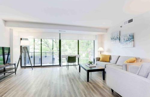 Radnor - Fort Myer Heights Apartment | 2BR Executive Apartment with Spacious Layout
