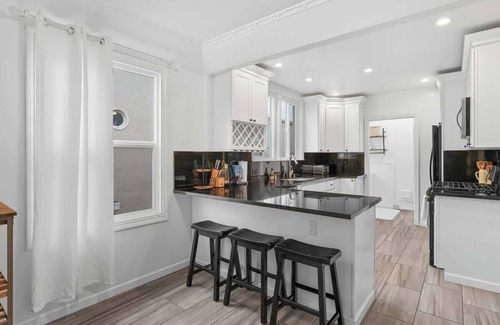 Lone Mountain Apartment | 2BR Flat for Corporate Travelers w/Parking in SF!
