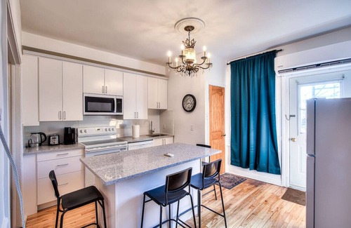 Sainte-Marie Apartment | 2BR for Montreal Relaxation & Downtown Action