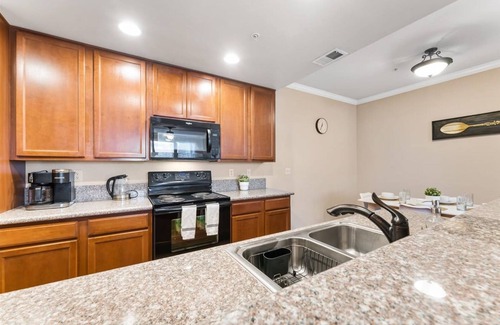 Reno/Tahoe Airport Apartment | 2BR Getaway Pool Gym Basketball Court Theater Access
