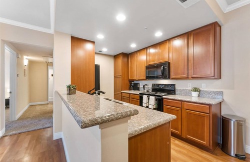 Reno/Tahoe Airport Apartment | 2BR Getaway Pool Gym Basketball Court Theater Access