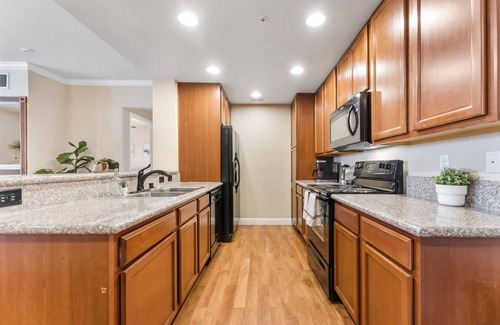 Reno/Tahoe Airport Apartment | 2BR Getaway Pool Gym Basketball Court Theater Access